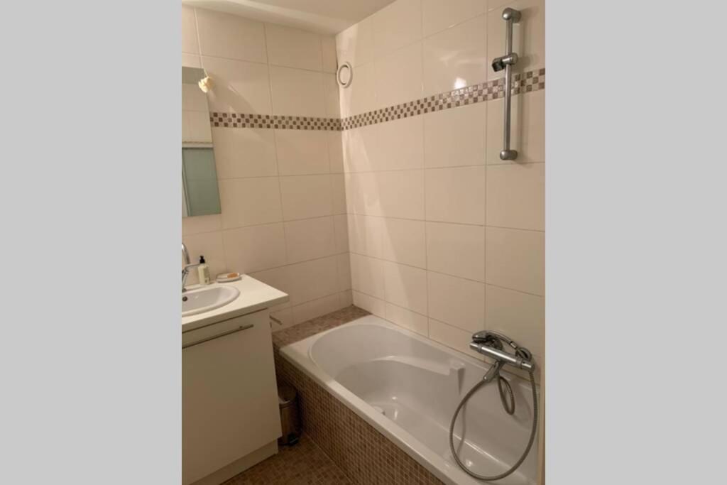 Two Bedroom Apartment - 50 Meters From Beach And Kyc Koksijde Kültér fotó